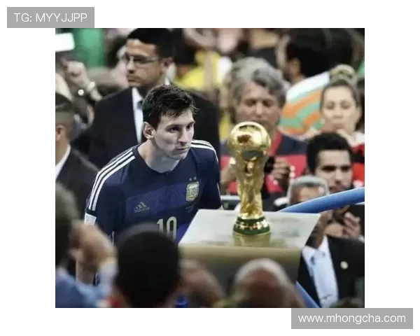 全球足球巨星精彩瞬间汇总与传奇故事分享 全球足球巨星精彩瞬间汇总与传奇故事分享