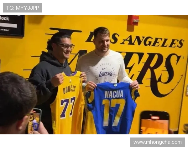 全球足球明星齐聚一堂的传奇球衣背后故事与荣耀