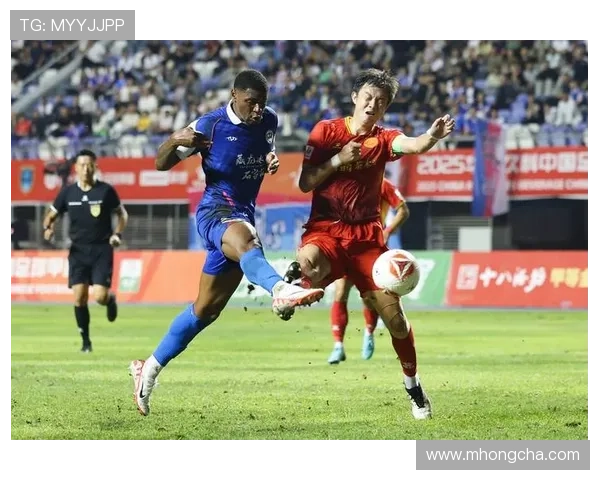 足球明星在比赛中激情四溢出汗瞬间高清图片分享