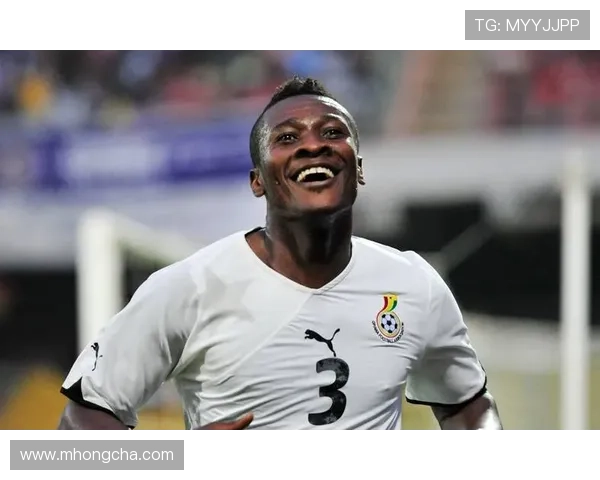 足球明星挑战自我穿上其他球队球衣展现不同风格与魅力